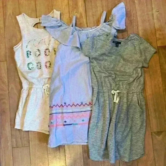 ⭐️ Gap Girls Size 8 Bundle!! 2 dresses 1 romper - Picture 1 of 4
